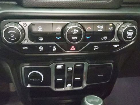 Used 2020 Jeep Wrangler Unlimited Sport S image 24