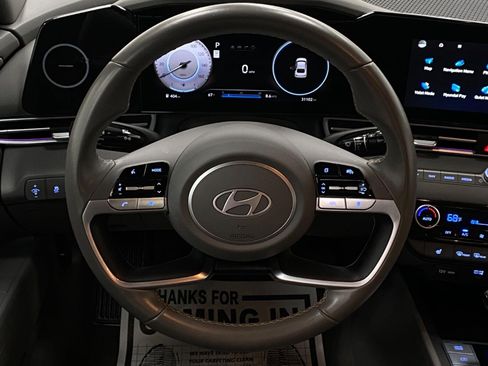 Certified 2025 Hyundai Elantra SEL FWD image 14