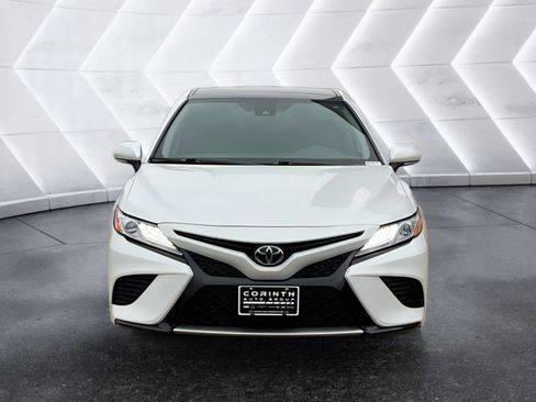 Used 2020 Toyota Camry XSE image 2