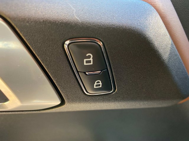 Used 2022 Ford Bronco Outer Banks AWD/4WD image 14