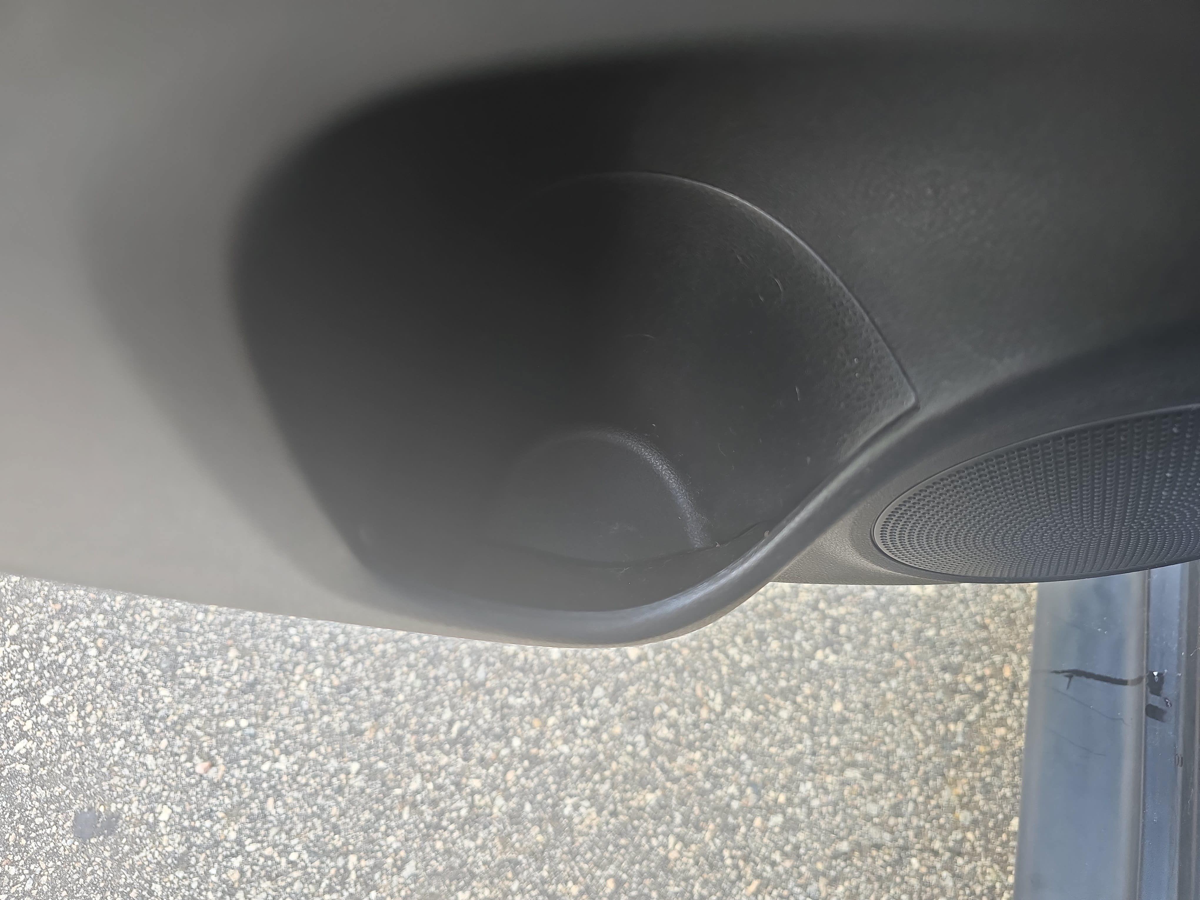 Used 2014 Nissan Juke S FWD image 14