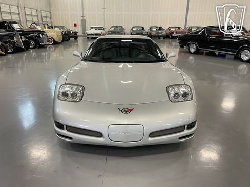 Used 2002 Chevrolet Corvette Z06 w/ Memory Pkg image 4