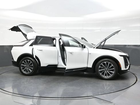 Certified 2024 Cadillac Lyriq Sport AWD/4WD image 45