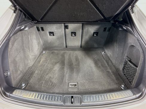 Certified 2024 Porsche Macan AWD/4WD image 26