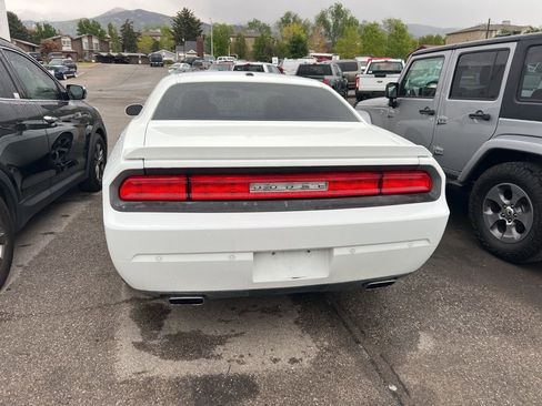 Used 2014 Dodge Challenger R/T RWD image 10