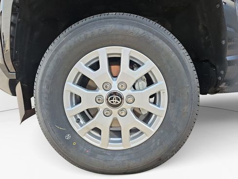 Certified 2025 Toyota Tacoma SR w/ SR Upgrade Package AWD/4WD image 21