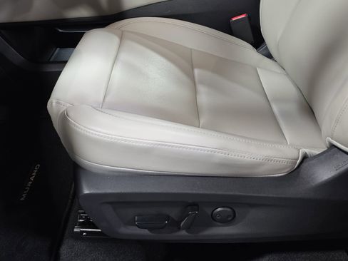 Certified 2025 Nissan Murano SV image 27