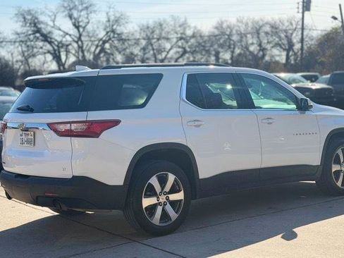 Used 2020 Chevrolet Traverse LT w/ LT Premium Package image 4