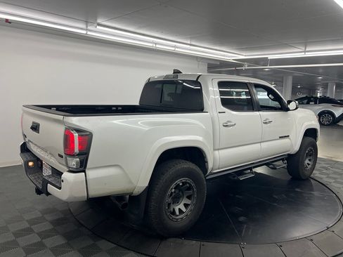 Used 2021 Toyota Tacoma Limited AWD/4WD image 5