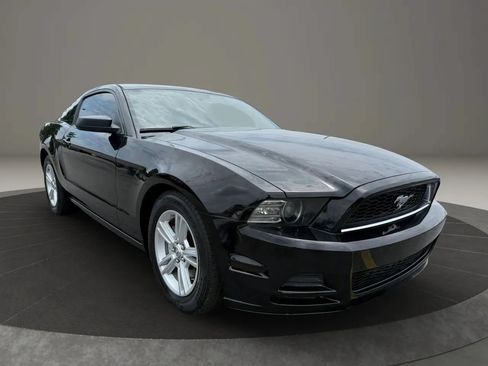 Used 2014 Ford Mustang Coupe RWD image 2