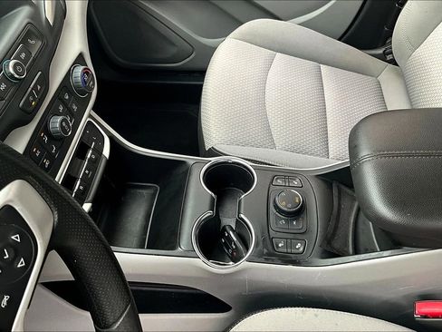 Used 2023 GMC Terrain SLE w/ Driver Convenience Package image 18