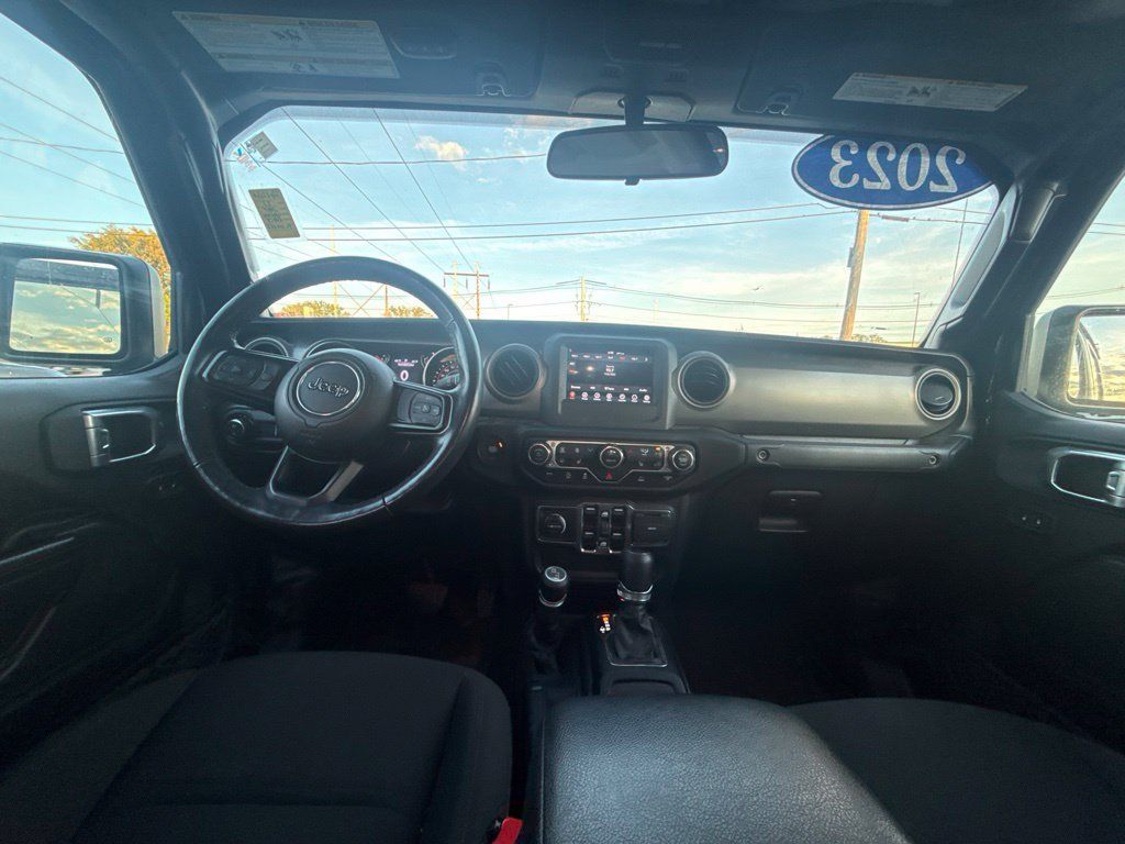 Used 2023 Jeep Gladiator Sport AWD/4WD image 18