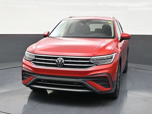 Used 2023 Volkswagen Tiguan SE image 8