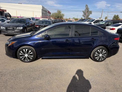 Used 2021 Toyota Corolla LE w/ Carpet Mat Package (TMS) image 8