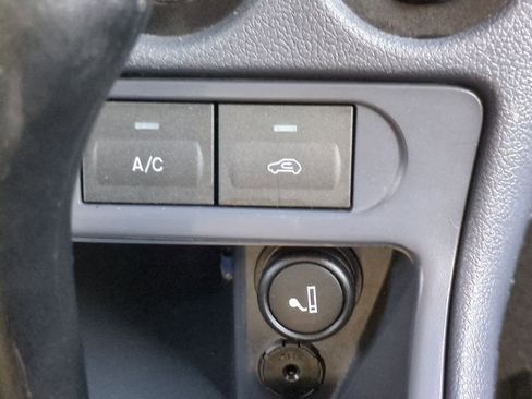 Used 2011 Ford Transit Connect XLT image 27