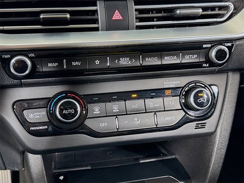 Used 2022 Kia Niro EX Premium w/ Cold Weather Package image 19