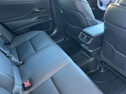 Used 2021 Lexus ES 300h w/ Premium Package FWD image 30