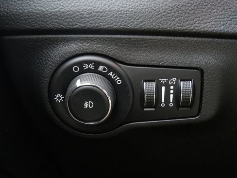 Used 2019 Jeep Compass Trailhawk w/ Leather Interior Group AWD/4WD image 22