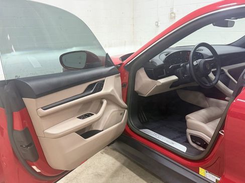 Used 2022 Porsche Taycan 4S image 15