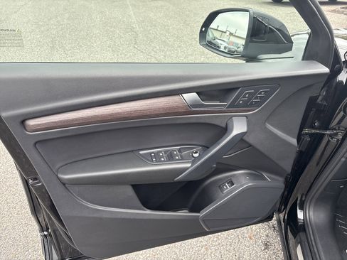 Certified 2023 Audi Q5 2.0T Premium w/ Convenience Package image 5