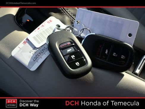 Certified 2025 Honda HR-V LX image 8