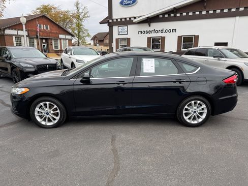 Used 2020 Ford Fusion SE image 2