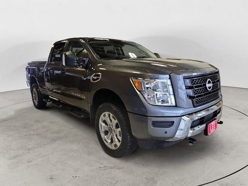 Used 2023 Nissan Titan SV w/ SV Convenience Package image 8