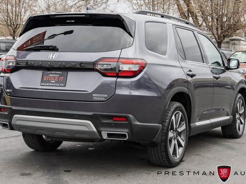 Used 2024 Honda Pilot Touring image 19