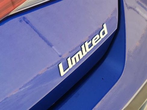 Used 2025 Hyundai Elantra Limited FWD image 10