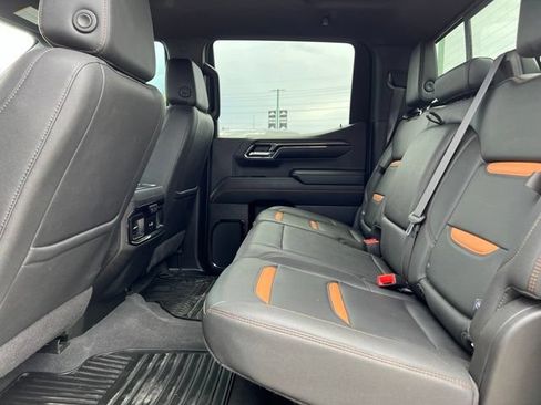Used 2024 GMC Sierra 1500 AT4 w/ Technology Package AWD/4WD image 17