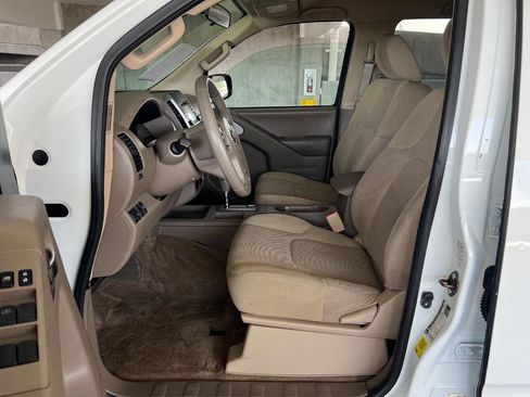 Used 2016 Nissan Frontier SV RWD image 15