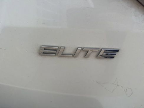 Used 2016 Honda Odyssey Touring Elite image 8