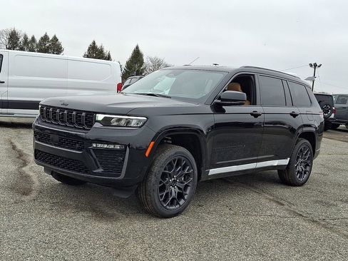 New 2026 Jeep Grand Cherokee L Summit w/ Obsidian Package AWD/4WD image 4