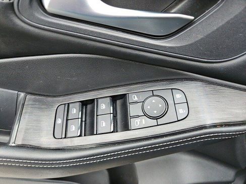 Used 2022 Nissan Rogue SV w/ SV Premium Package image 21