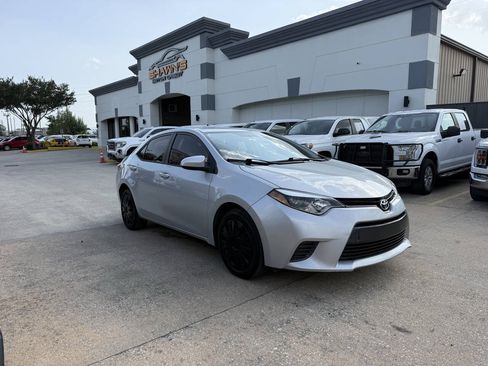 Used 2016 Toyota Corolla LE FWD image 45