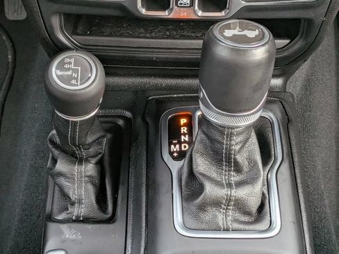 Used 2024 Jeep Wrangler Unlimited Sahara AWD/4WD image 22