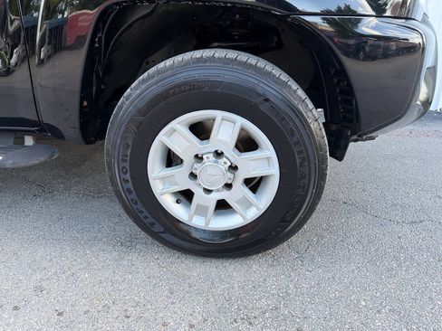 Used 2012 Toyota Tacoma PreRunner w/ SR5 Pkg RWD image 48