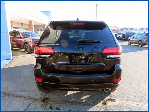 Certified 2022 Jeep Grand Cherokee Laredo X image 5