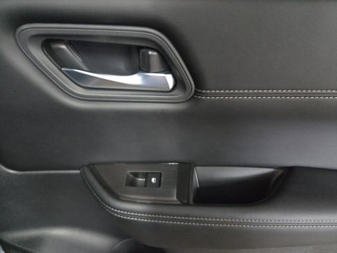 Used 2024 Nissan Rogue SV w/ SV Premium Package image 40