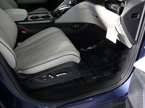 Certified 2026 Acura MDX SH-AWD w/ Advance Package image 37