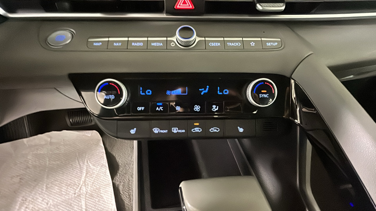 Used 2023 Hyundai Elantra SEL w/ Convenience Package FWD image 26