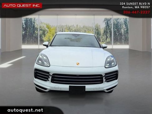 Used 2022 Porsche Cayenne AWD/4WD image 2
