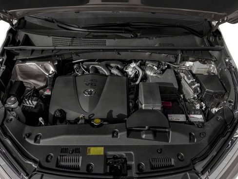 Used 2018 Toyota Highlander Limited Platinum w/ Carpet Mat Package (TMS) image 13