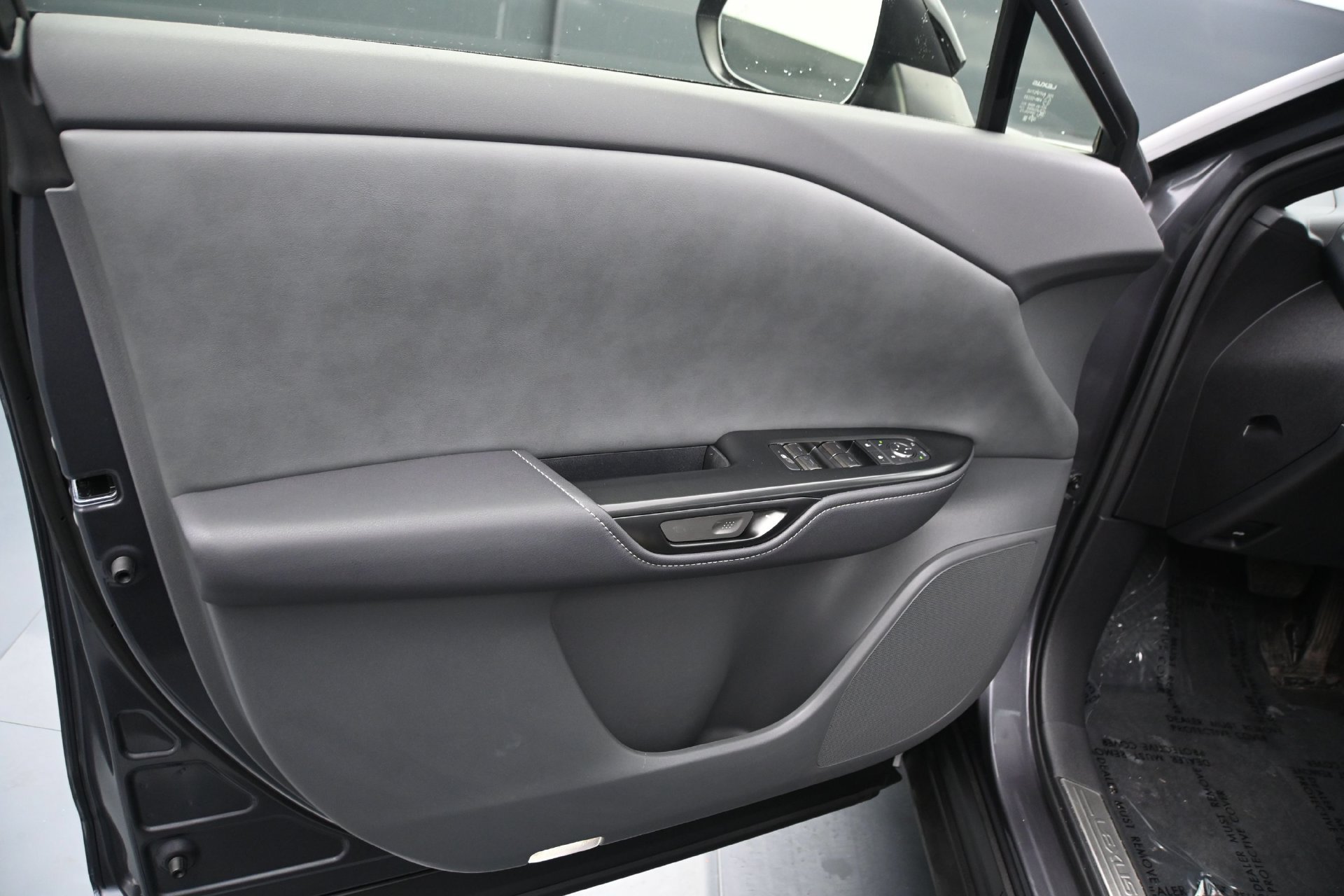 Used 2025 Lexus RZ 300e w/ Accessory Package (2T) FWD image 18