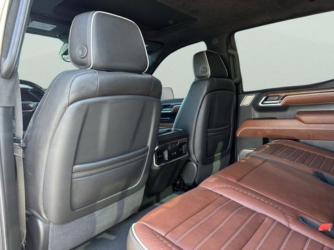 Used 2025 GMC Sierra 1500 Denali Ultimate image 16