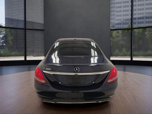Used 2018 Mercedes-Benz C 300 Sedan w/ Premium Package image 5