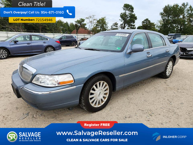 Used 2004 Lincoln Town Car RWD image 1