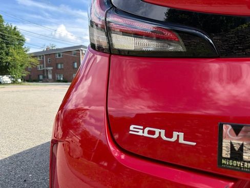 Certified 2023 Kia Soul LX FWD image 9