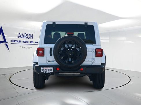 Used 2025 Jeep Wrangler Unlimited Sahara w/ Safety Group AWD/4WD image 3