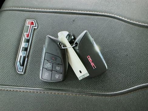 Used 2024 GMC Sierra 3500 AT4 w/ Technology Package image 35